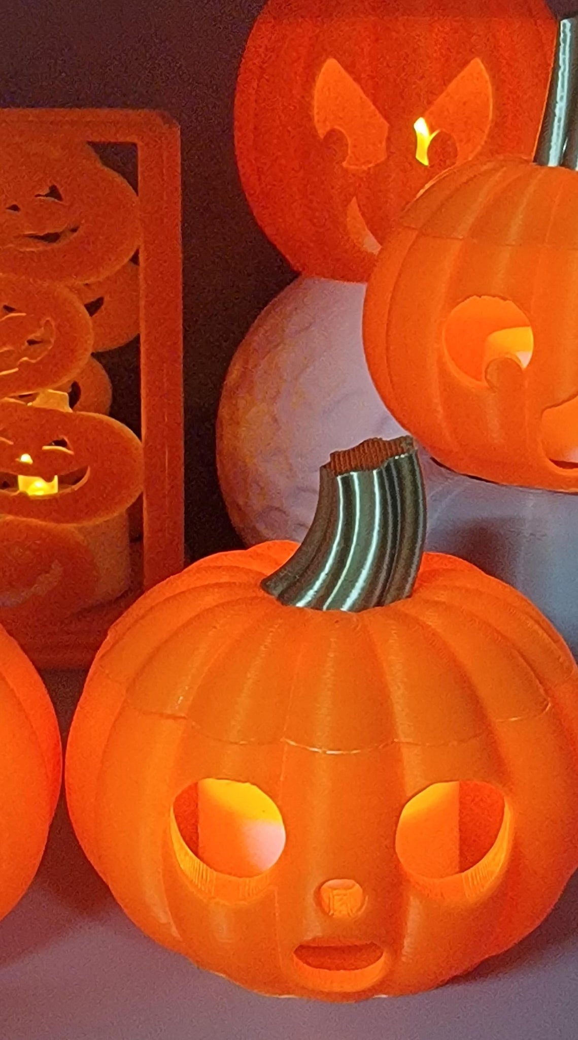 Halloween jack-o-lantern tealight holders